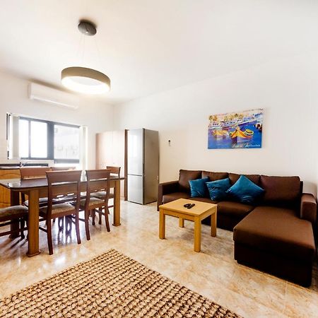 Central 3 Bedroom Entire Apartment Msida Buitenkant foto